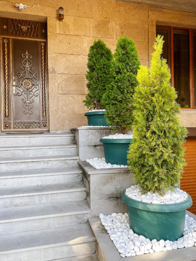 Shirbakyan Hostel Yerevan Bagian luar foto