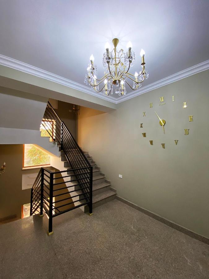 Shirbakyan Hostel Yerevan Bagian luar foto