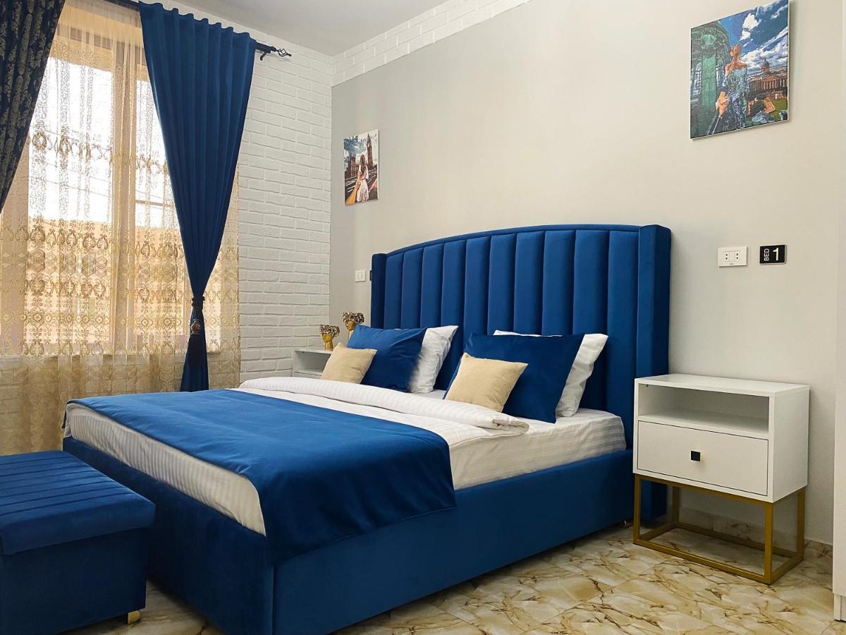 Shirbakyan Hostel Yerevan Bagian luar foto