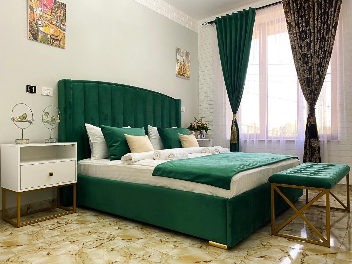 Shirbakyan Hostel Yerevan Bagian luar foto