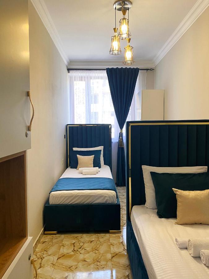 Shirbakyan Hostel Yerevan Bagian luar foto