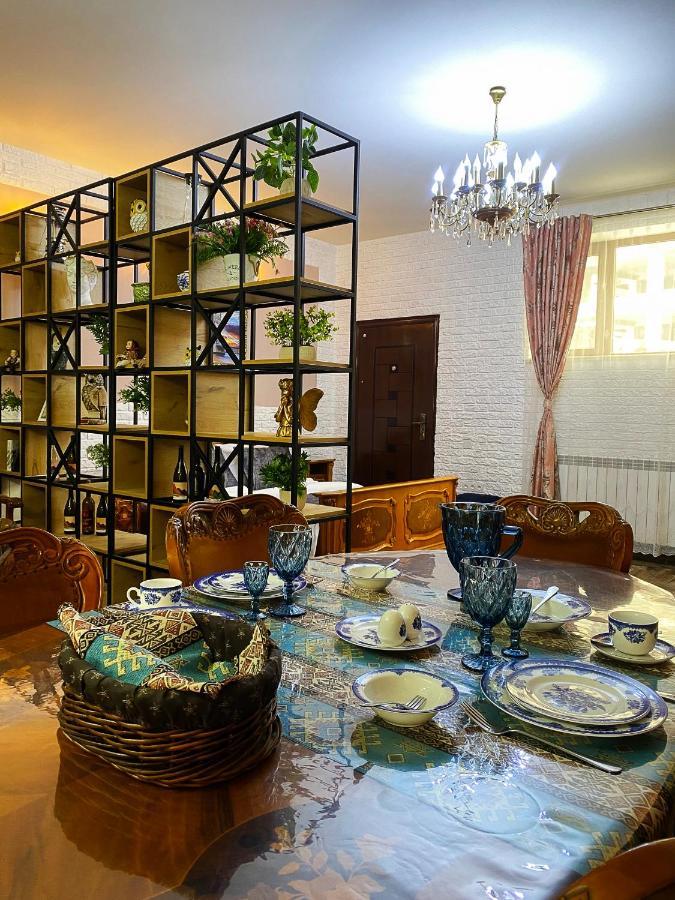 Shirbakyan Hostel Yerevan Bagian luar foto